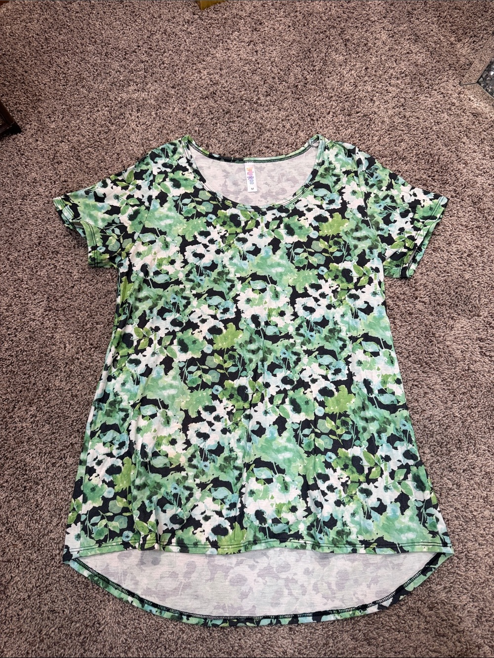 LuLaRoe Black, White & Green Floral Scoop Neck Top